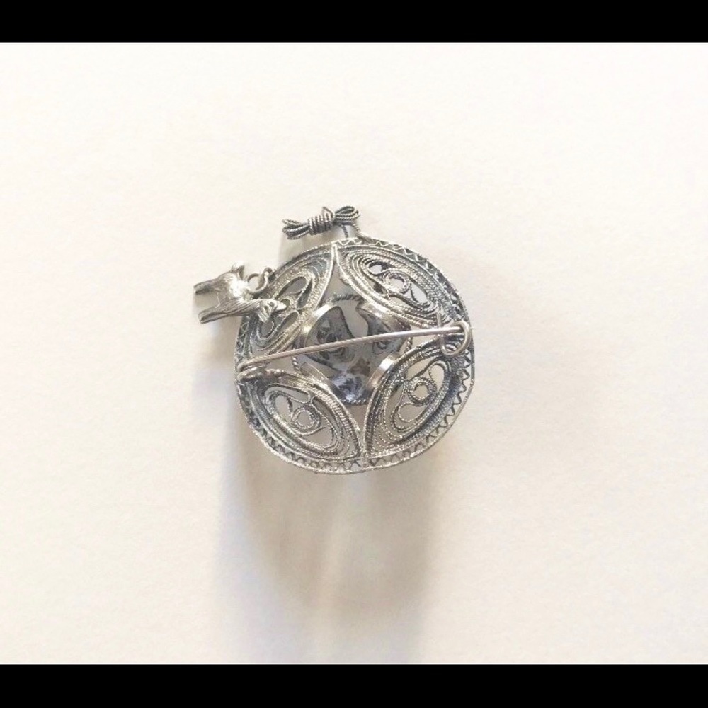 Antique/Vintage 1950s Sterling Silver Mexican Sombrero Hat Charm Brooch​… - Picture 2 of 10
